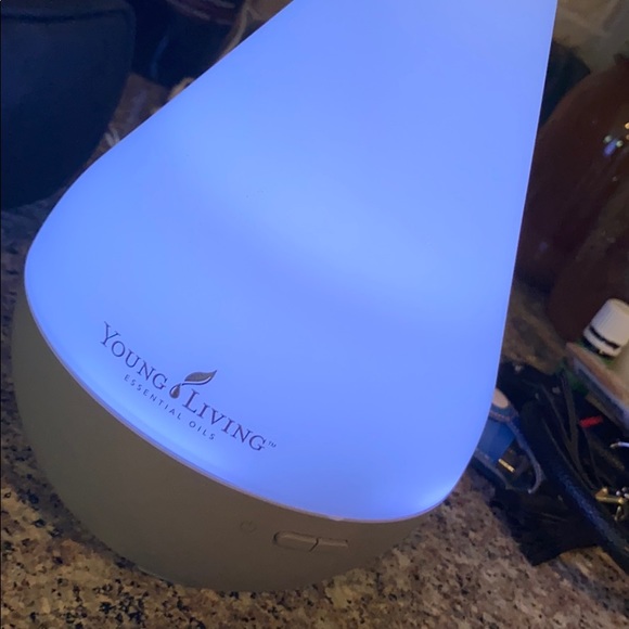 Young living Dewdrop diffuser!